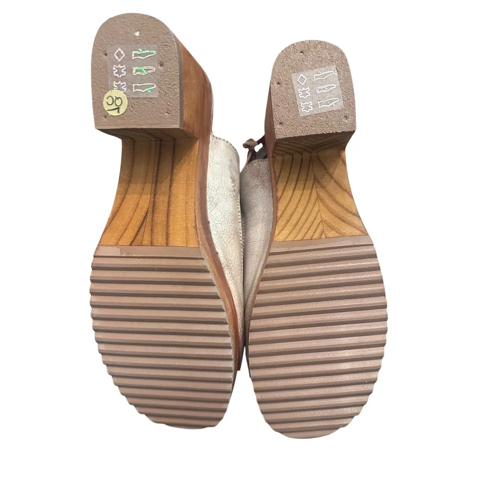 Bed Stu Women Metallic Leather Laser Cut Wood Block Heel Sandals Size 8.0 NWT